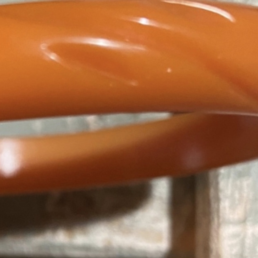 Vtg. Hand-carved Bakelite Bangle Orange - Picture 5 of 9